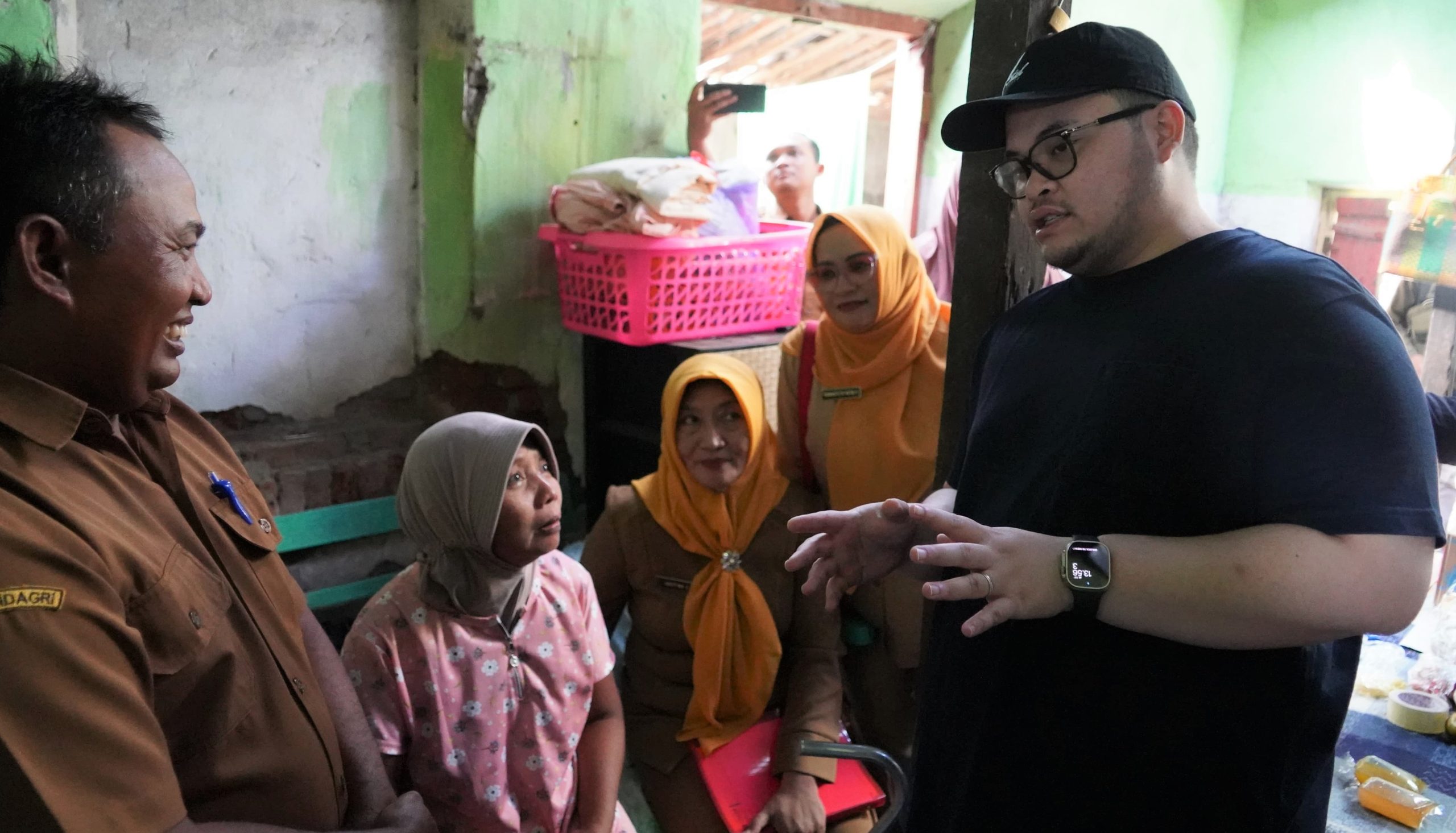 Bupati Kediri Bangunkan Rumah Janda Hidup Sebatangkara