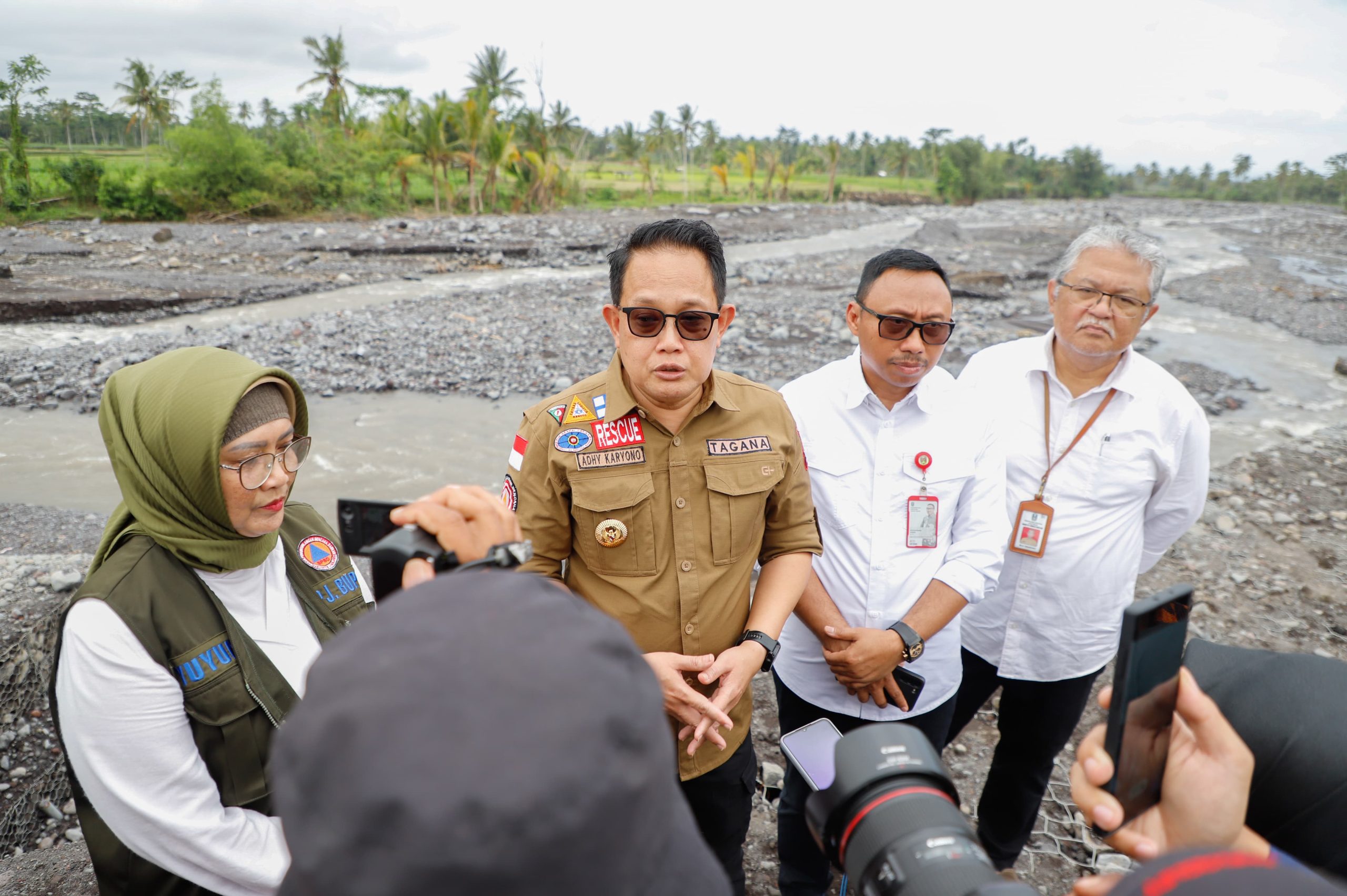 Gubernur Resmikan Tanggul Sungai Mujur dan Jembatan Kloposawit Lumajang