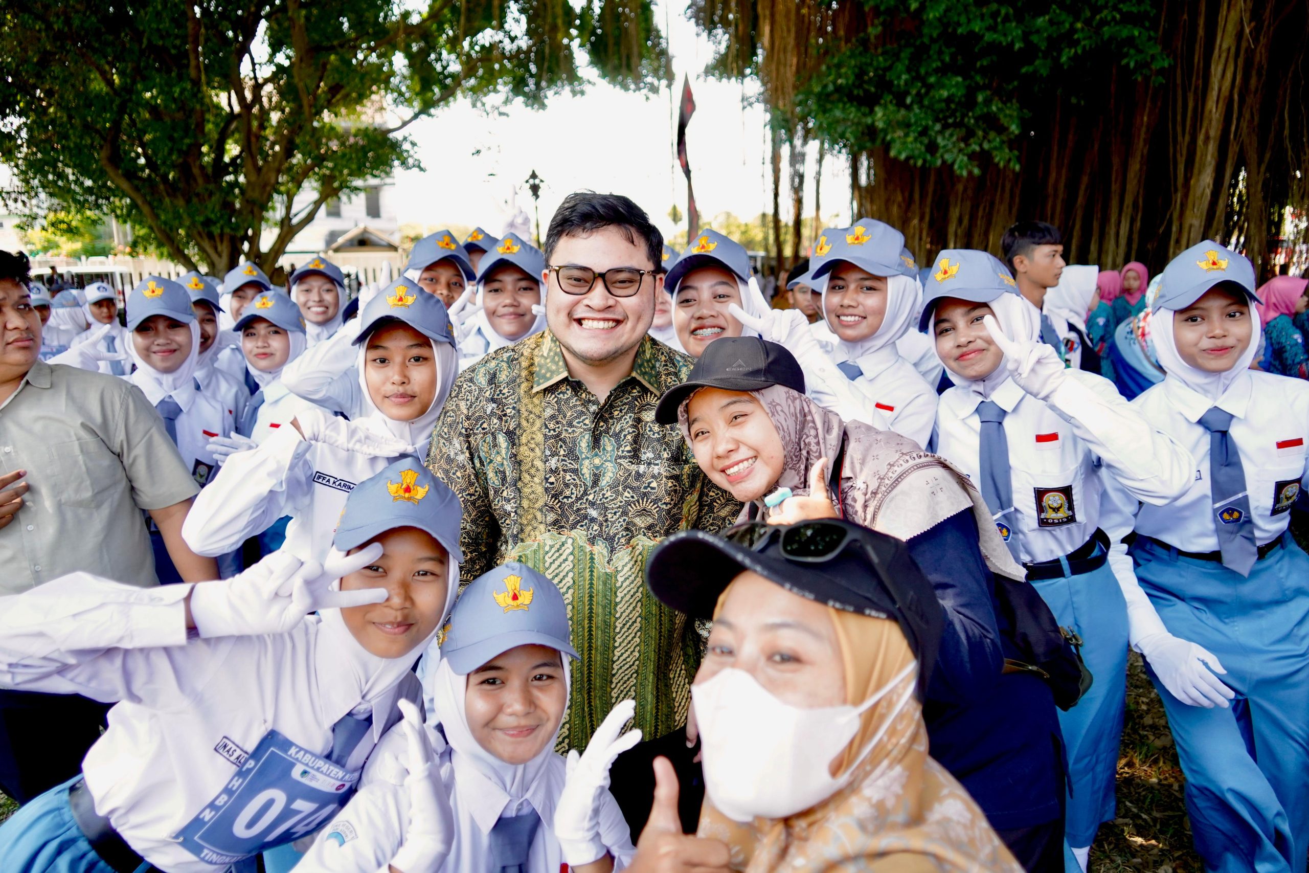 Jelang HUT ke-79 RI, Ribuan Pelajar di Kabupaten Kediri Antusias Ikuti Gerak Jalan