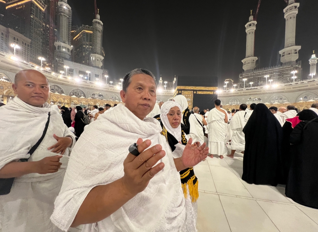 Jemaah Pria Terbatas Ibadah di Dekat Ka’bah” Perjalanan Umrah ketika Madinah dan Makkah Berubah (9)