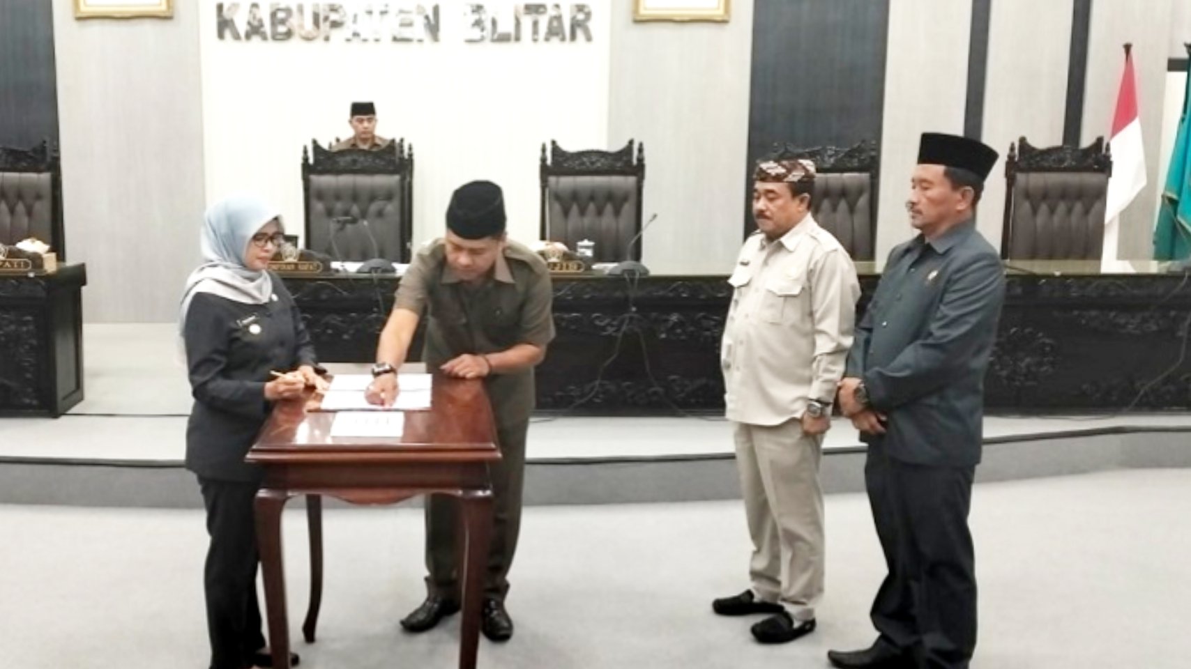 Rapat Paripurna DPRD Kabupaten Blitar Tentang Persetujuan Ranperda P-APBD 2024