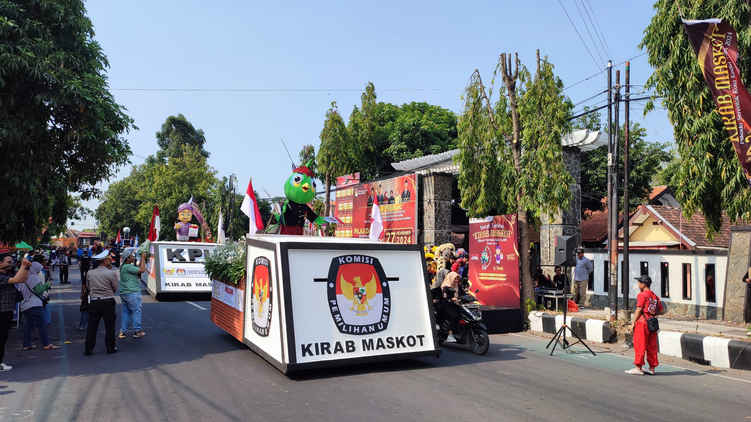 KPU Kota Kediri Gelar Kirab Maskot Pilkada Serentak 2024, Tingkatkan Partisipasi Pemilih