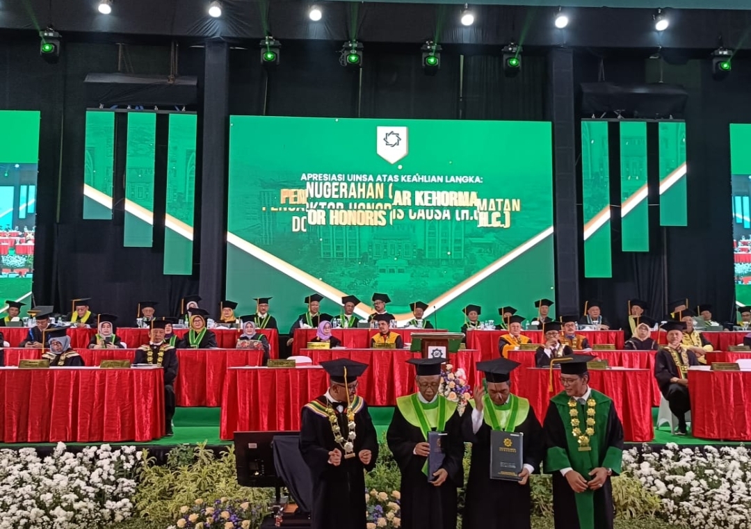 UINSA Surabaya Anugerahkan Doktor Honoris Causa Keilmuan Langka