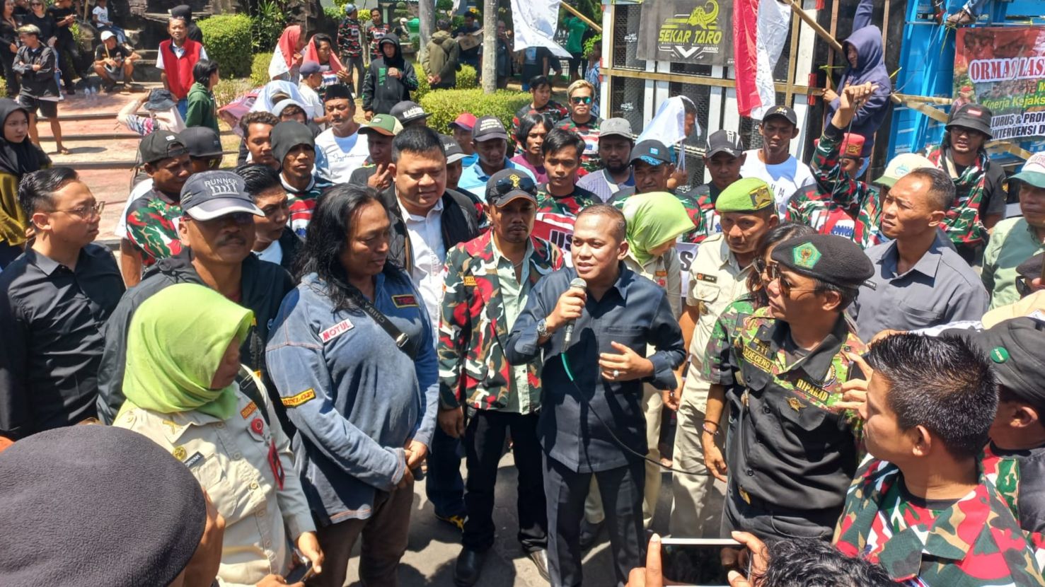 Ormas Laskar Merah Pertanyakan Kasus Rumah Dinas Wabup Blitar