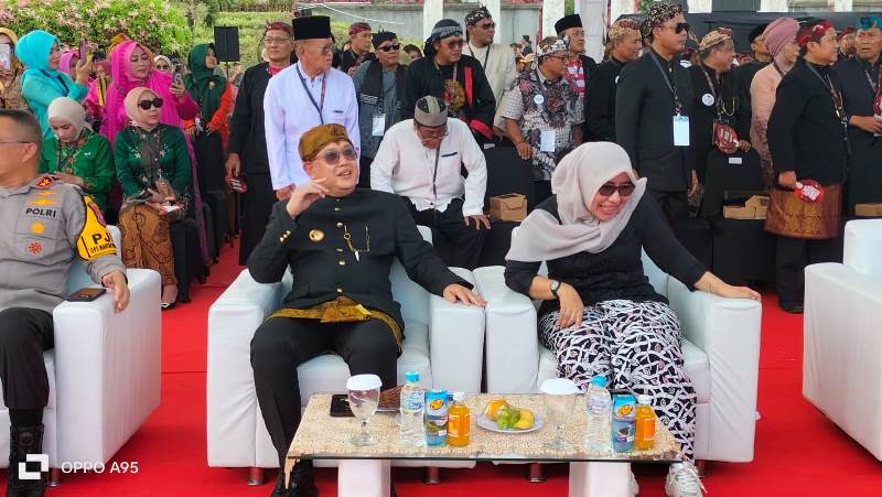 Deklarasi Kampanye Damai, PJ Gubernur Jatim Minta Pasangan Hindari Kebencian