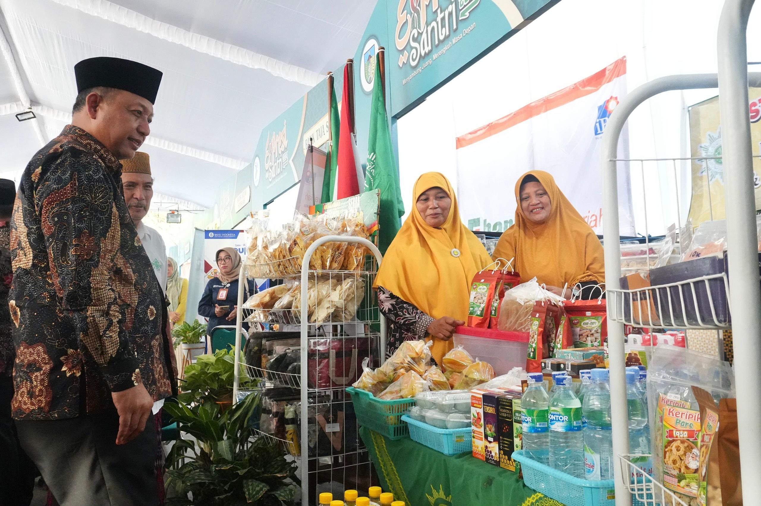 Hari Santri Nasional 2024: Bazar UMKM Kabupaten Kediri Angkat Produk Lokal Unggulan