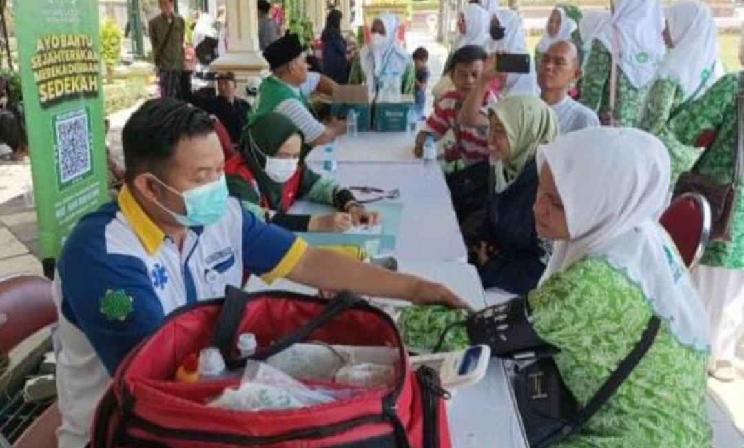 PCNU Surabaya Gelar Lomba dan Pengobatan Gratis di Tugu Pahlawan