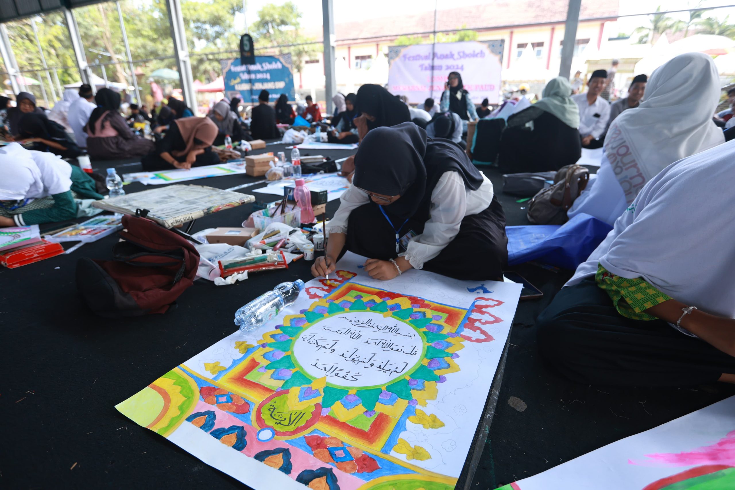 Serunya Ratusan Siswa Banyuwangi Ikuti Festival Anak Sholeh