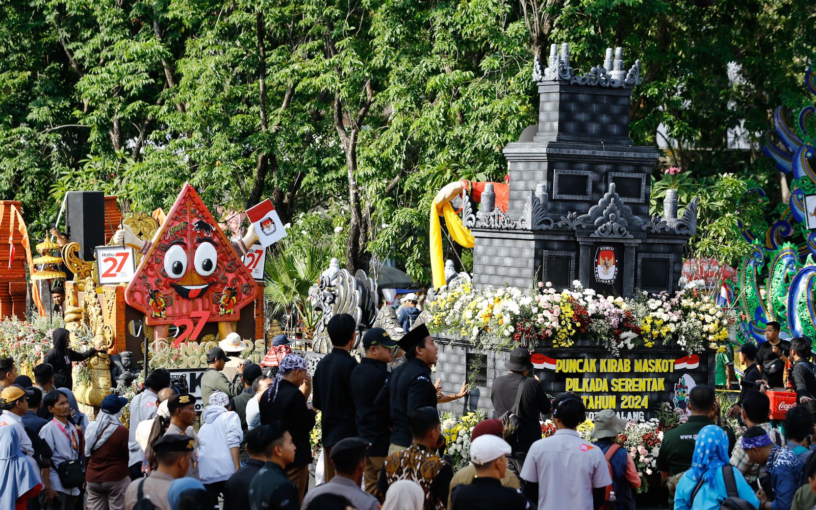 Aneka Ragam Budaya Dalam Pawai Pilkada Serentak 2024