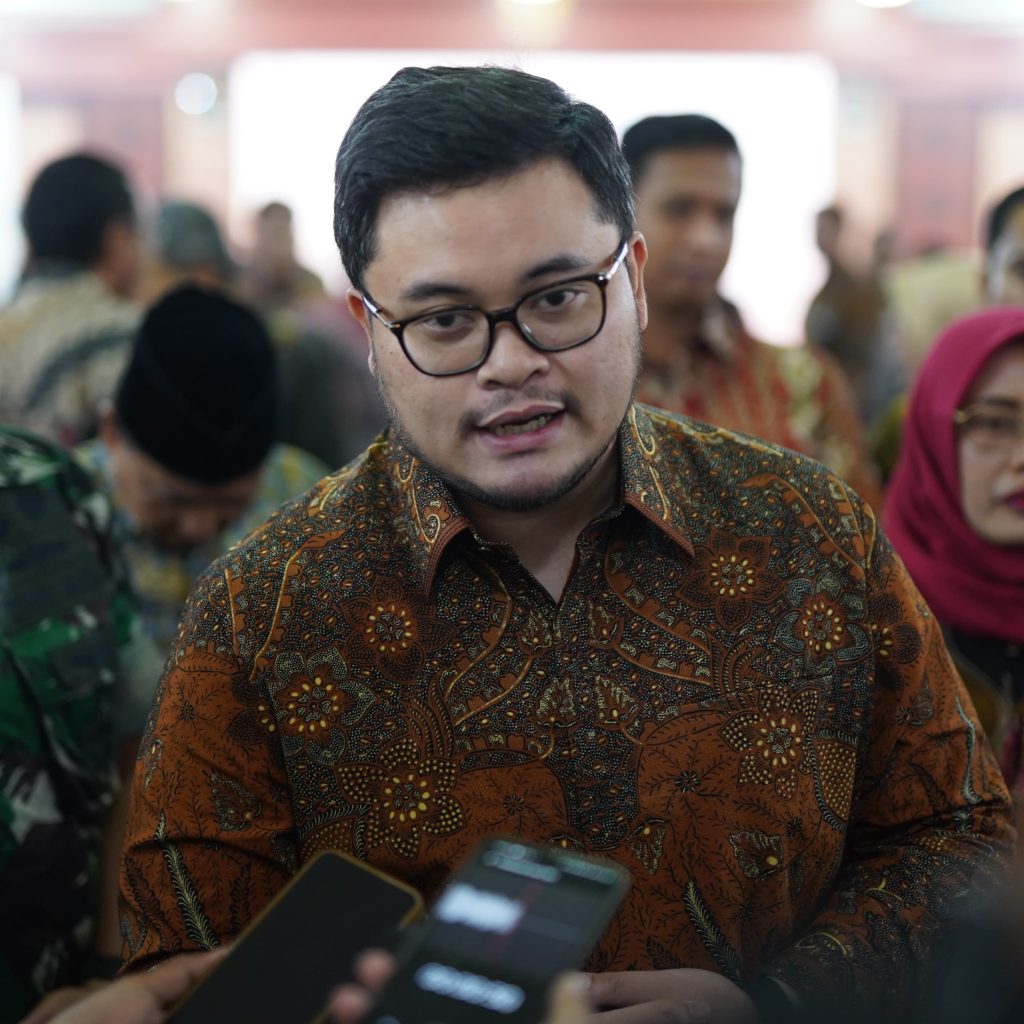 Mas Dhito Minta Tim Relawan Paslon 02 Segera Lakukan Pembersihan APK