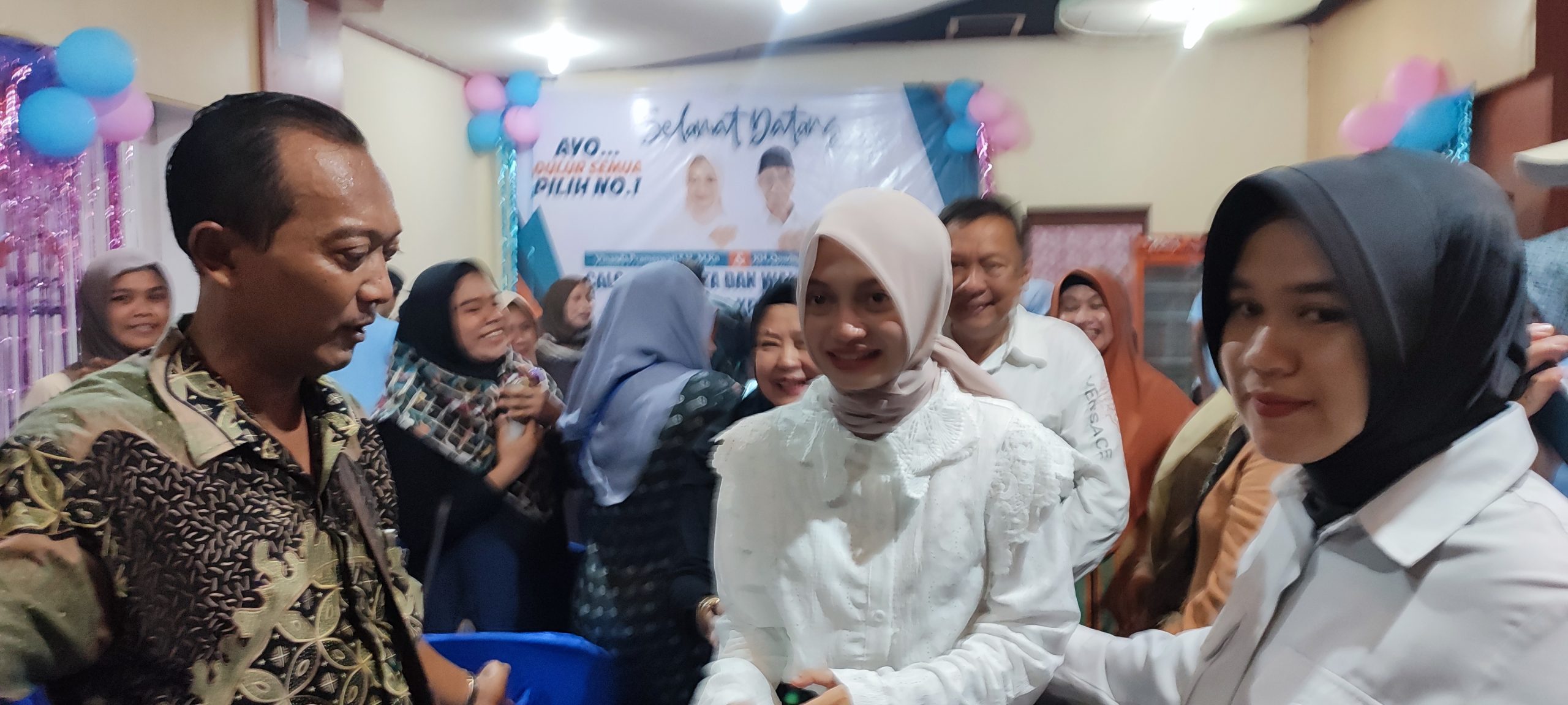 Istri Walikota Kediri dan Keluarga Bawean Solid Nyatakan Dukungan untuk Vinanda-Gus Qowim di Pilkada 2024