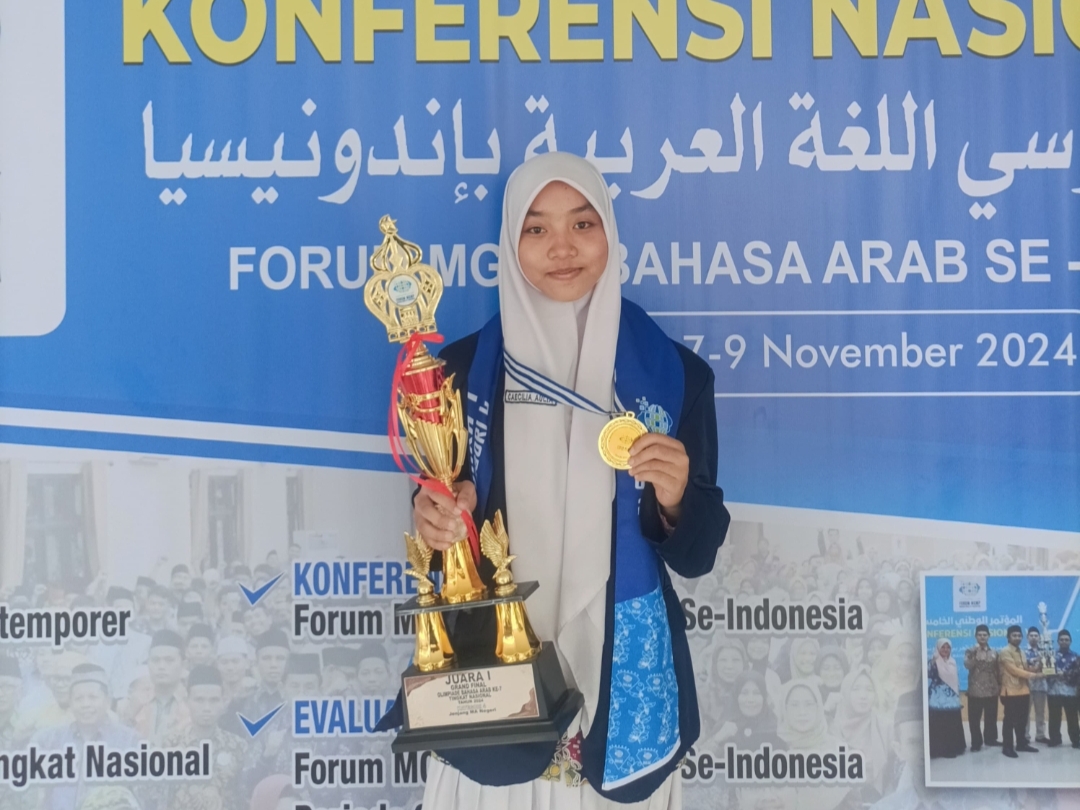 Caecelia Aulia Raih Juara Pertama Olimpiade Bahasa Arab Nasional