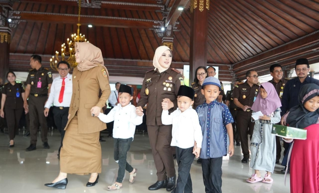 Kajati Jatim Mia Amiati Hadiri Sidang Penetapan Perwalian Anak di Mojokerto