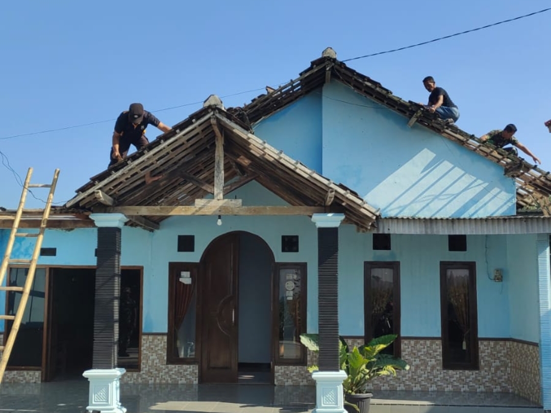 Mulai Diperbaiki, Puluhan Rumah Rusak Akibat Angin Puting Beliung di Magetan