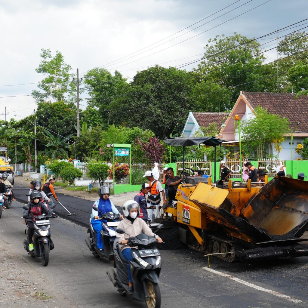 Jalan Pare-Kandangan Mulus Lagi, Janji Mas Dhito Terbukti