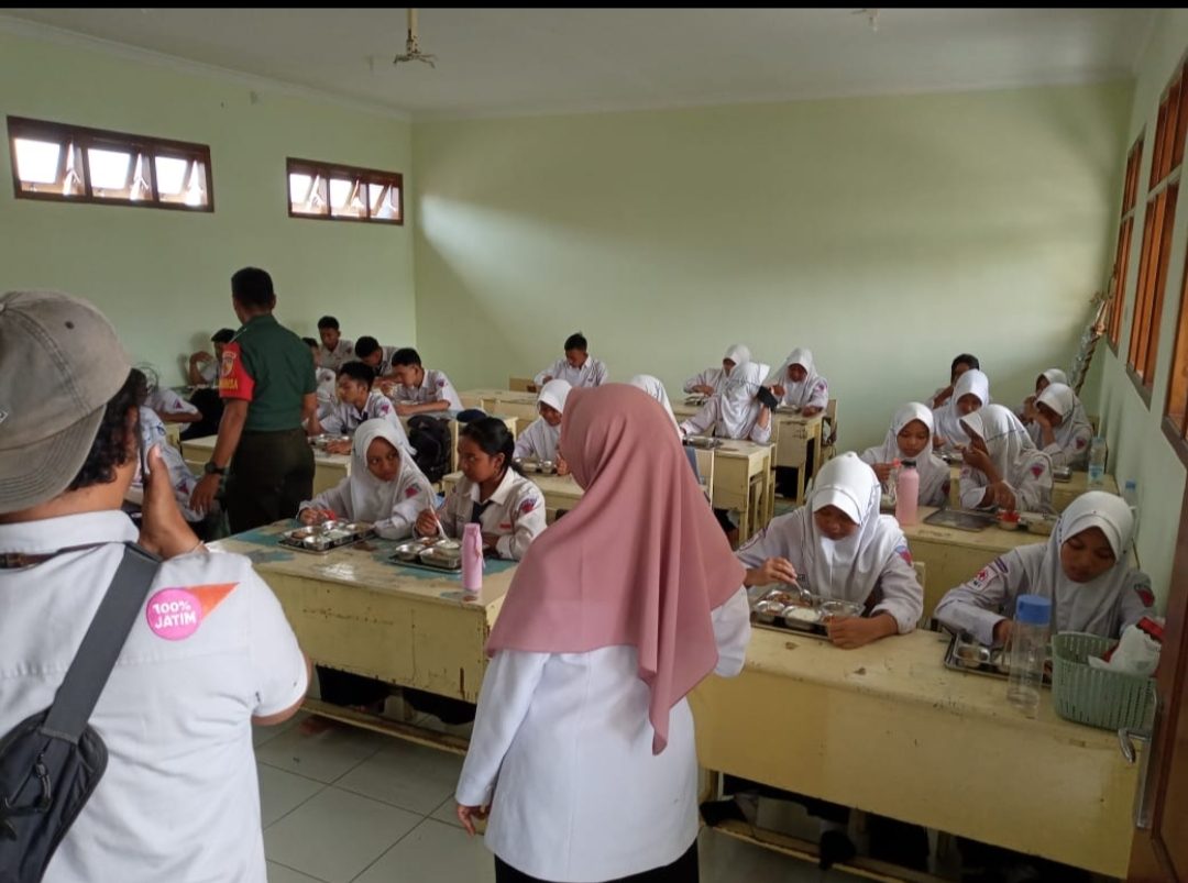 Program MBG SMPN 5 Kota Madiun Tanpa Sendok dan Air Minum