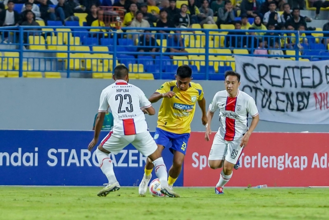 Didepan Pendukungnya, Gresik United Tundukkan Persela Lamongan 2-1 