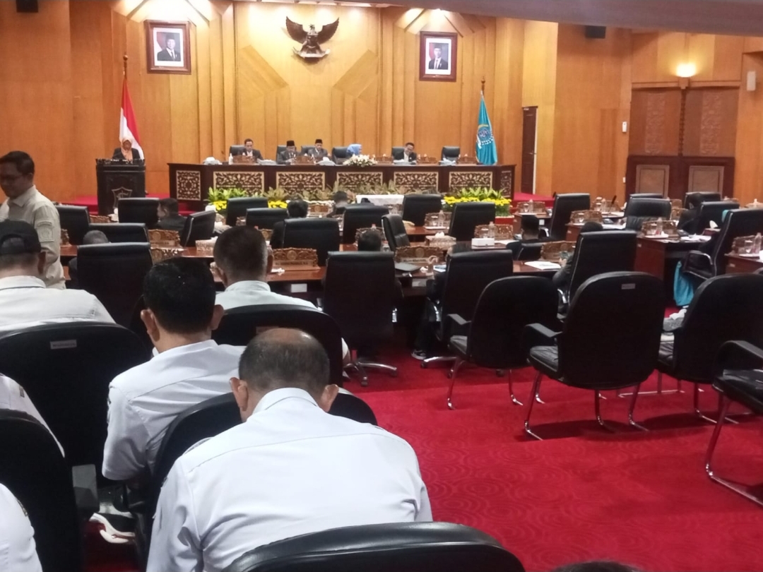 Tiga Raperda dan Satu Perda Penetapan Selesai Dalam Rapat Paripurna DPRD Surabaya