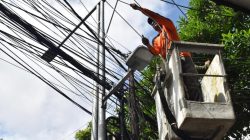 Satpol PP Tertibkan Jaringan Kabel Utilitas Tak Berizin