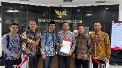 Meski Selisih Lebih 5,4 Juta Suara,  Tim Hukum Khofifah-Emil Siap Kawal Gugatan Ke MK