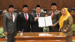 Pj Bupati Adriyanto Hadiri Rapat Paripurna Penetapan Bupati dan Wakil Bupati Bojonegoro Periode 2025-2030