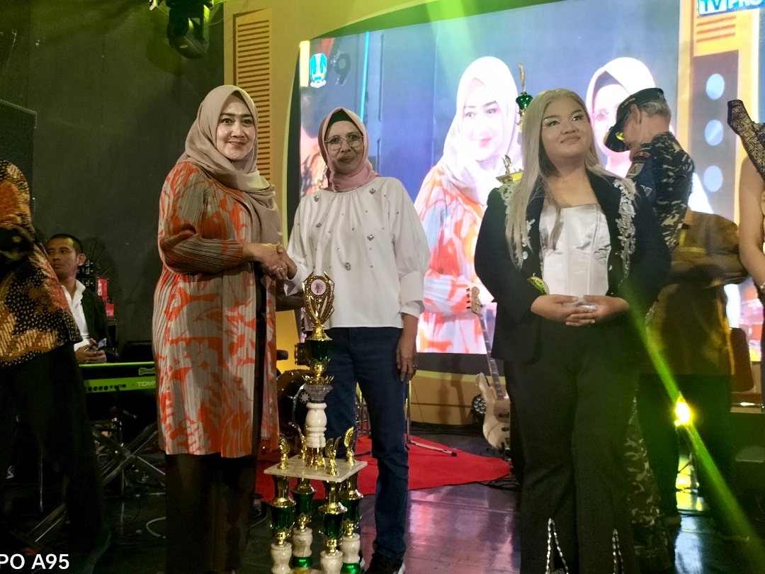 Audina dan Robinson Juara Lomba Pop Singer Piala Gubernur Jatim