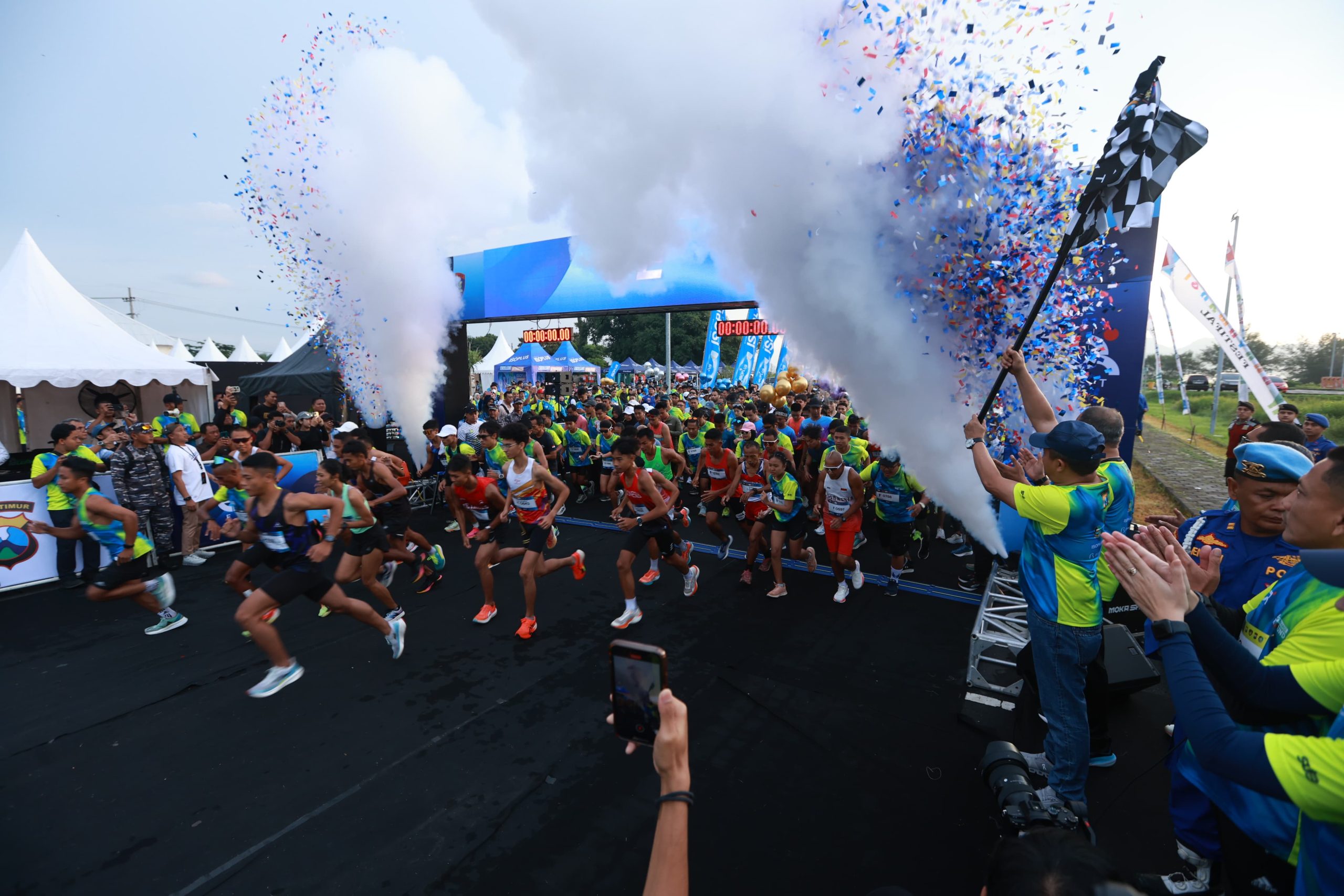 Libatkan 1200 Peserta Ikuti Tetralogy East Java Running Festival di Banyyuwangi   