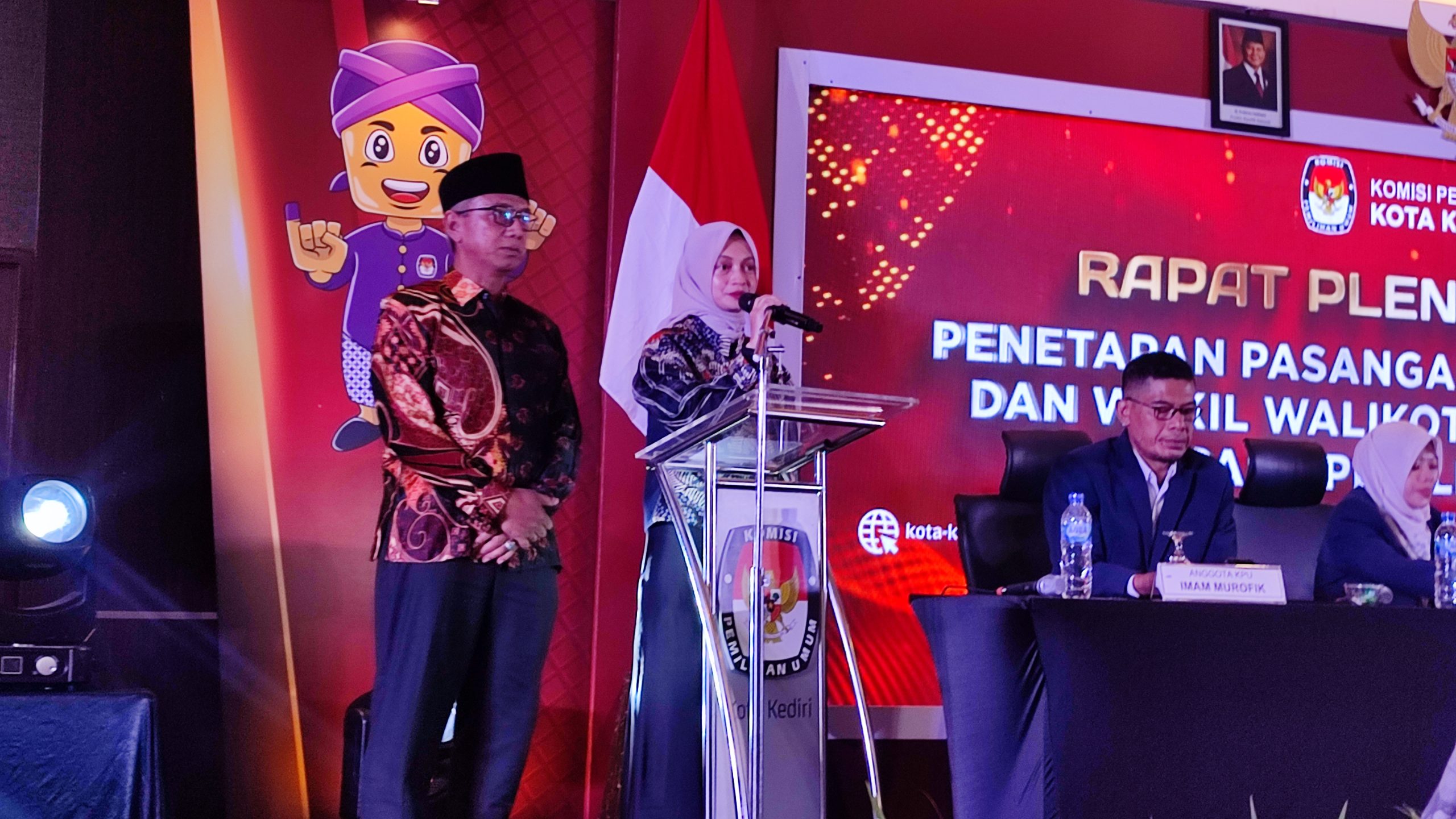 KPU Kota Kediri Resmi Tetapkan Vinanda Prameswati dan KH Qowimmudin Thoha Sebagai Pemimpin Baru