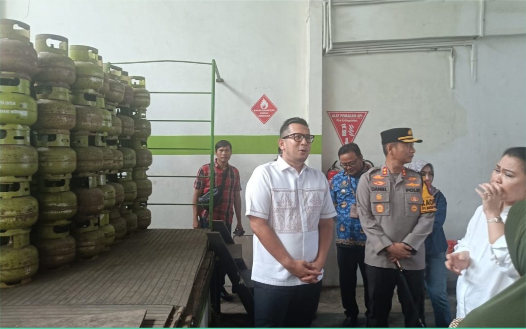 Pastikan Stok LPG Aman PJ. Wali Kota Mojokerto Sidak Agen Elpiji di Pasar