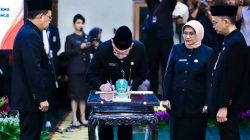 Pj. Gubernur Adhy Lantik Empat Pejabat Pimpinan Tinggi Pratama Pemprov Jatim