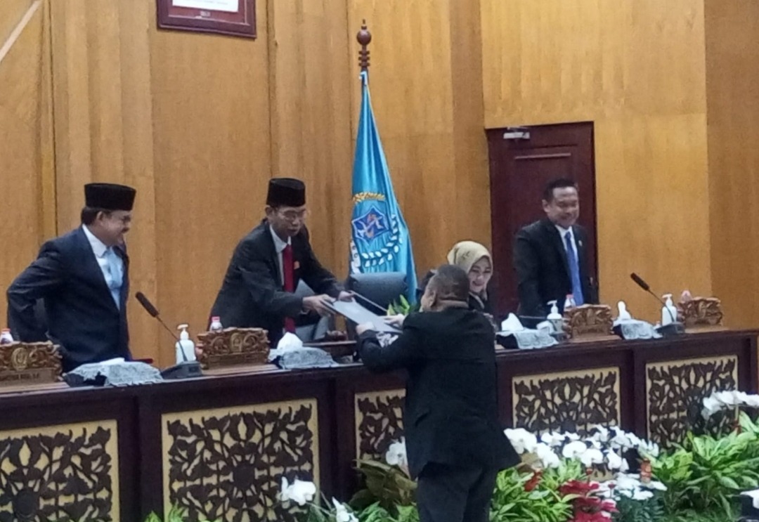 Rapat Paripurna DPRD Surabaya Hasilkan Keputusan Tentang Pansus 3 Raperda Inisiatif