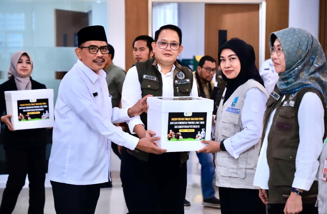 Tekan Wabah PMK, Pemprov Jatim Distribusikan Bantuan 870.000 Dosis Vaksin PMK Ke 38 Kab/Kota