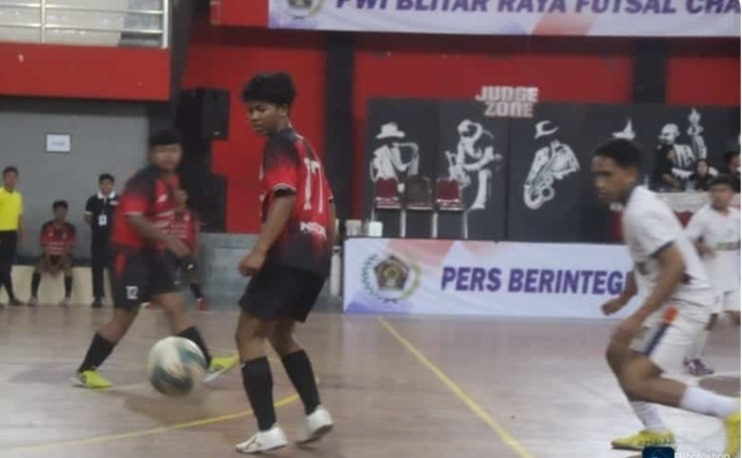 Meriahkan HPN 2025, PWI Blitar Raya Gelar Futsal Antar Pelajar