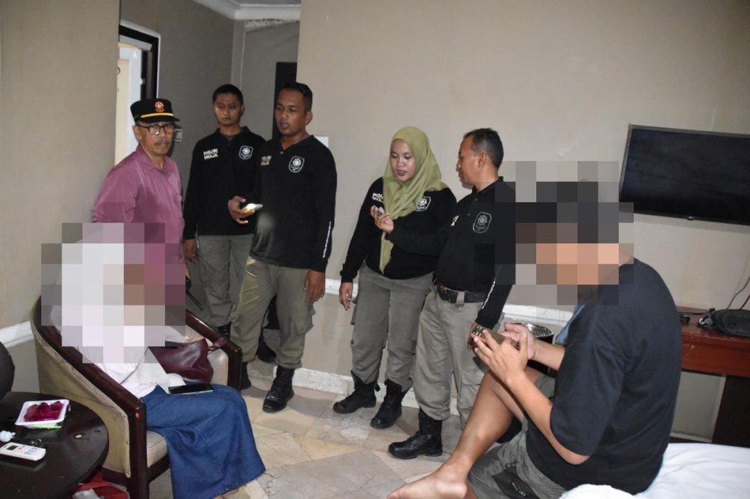 Pasangan Luar Nikah Diamankan Satpol PP saat Bervalentine