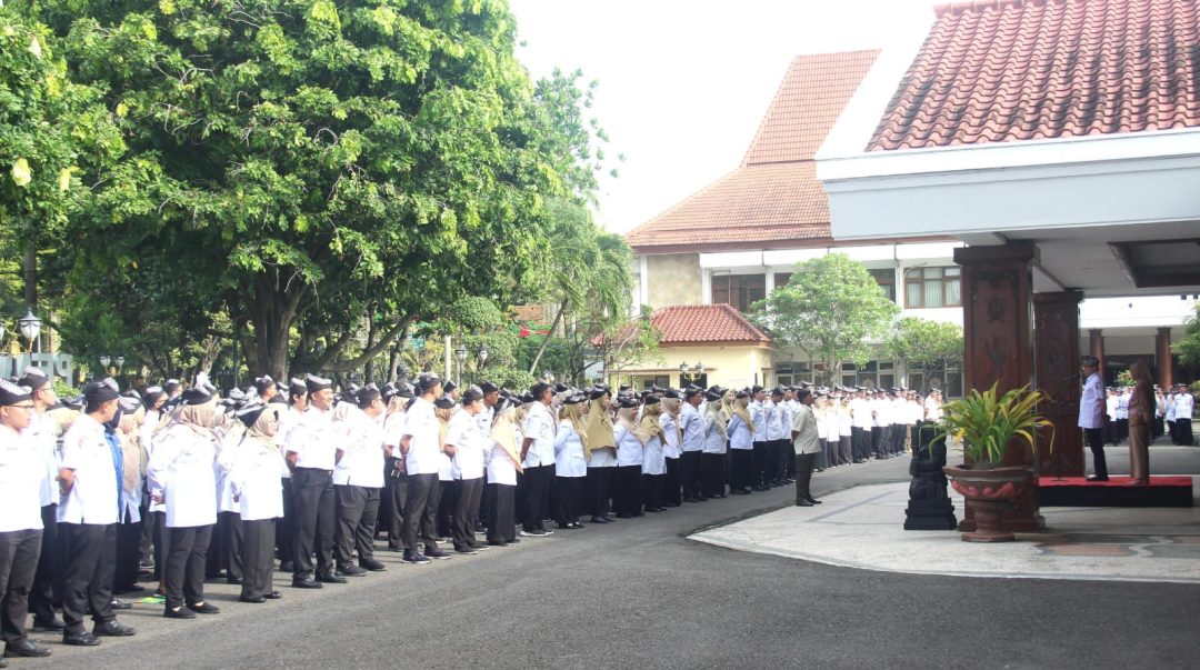 Pj Bupati Bojonegoro Adriyanto Pimpin Apel Terakhir di Halaman Pendopo, Pamitan dan Ucapkan Terimakasih