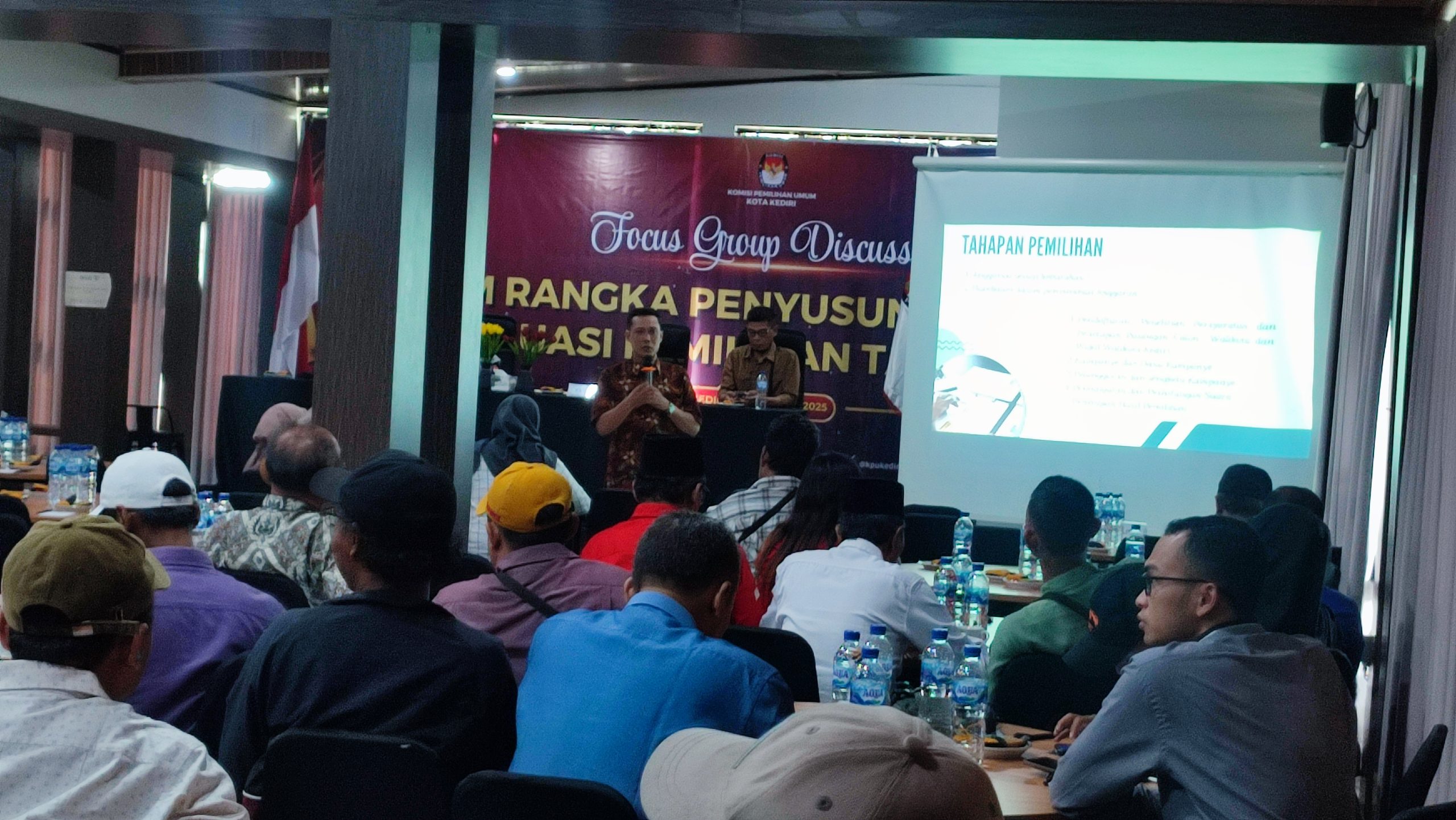 KPU Kota Kediri Gelar FGD Evaluasi Pemilu 2024: Fokus pada Perencanaan Anggaran dan Masukan Stakeholder