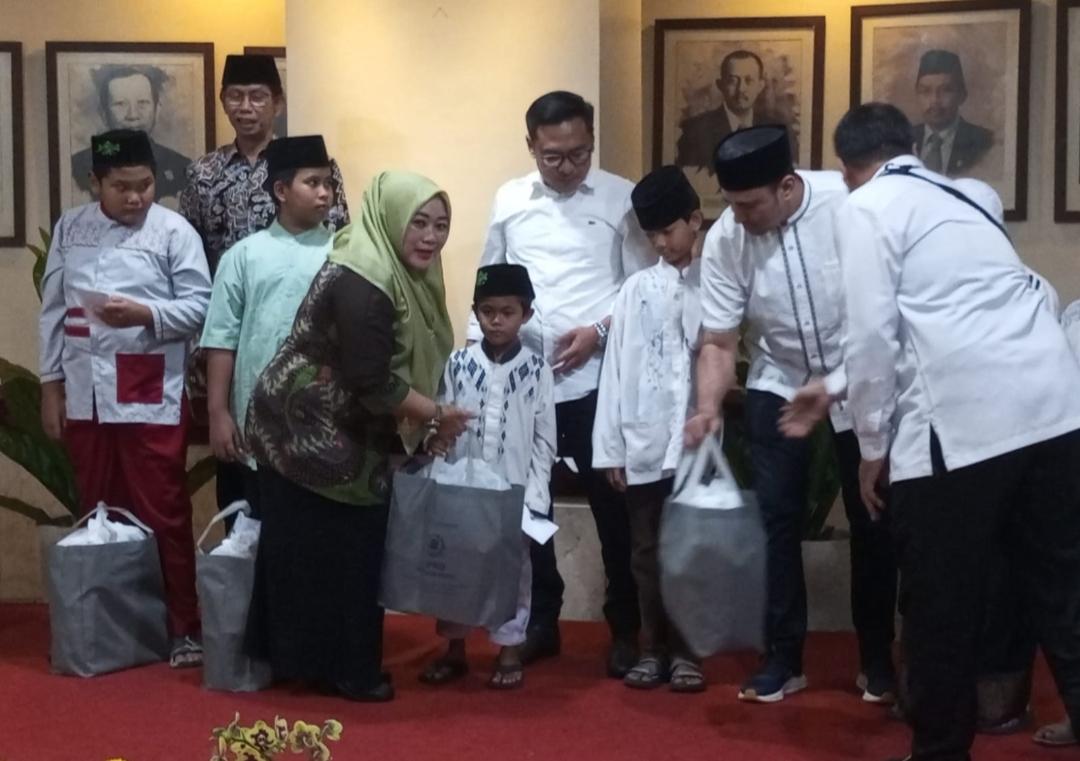 Kalangan Dewan Surabaya Peduli Wong Cilik Dibulan Ramadhan