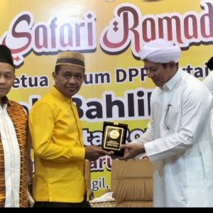 Didampingi Semua Menterinya, Ketum Golkar Bahlil Safari Ramadan ke Jatim