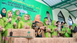 PP Muslimat NU Distribusikan 1.000 Paket Lebaran dari Keluarga Jusuf Kalla untuk Masyarakat