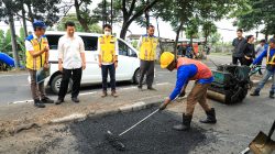 Cek Penambalan Jalan Poros Nasional Lamongan Babat Jelang Lebaran 2025