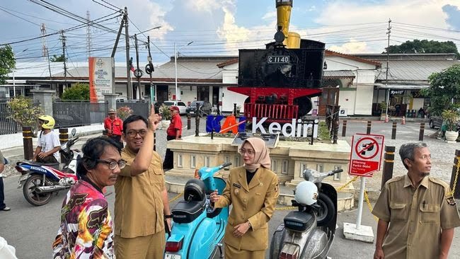 Pemkot Kediri Tata Ulang Pedestrian Stasiun, Mbak Wali Pastikan Manfaat bagi Warga