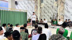 Safari Ramadhan Perdana: Bupati Al Barra Serahkan  Bantuan  Pembangunan Masjid