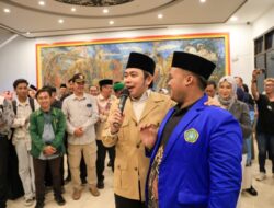 Gus Fawait Hidupkan Semangat 5.000 Mahasiswa Penerima Beasiswa “Cinta Bergema”.
