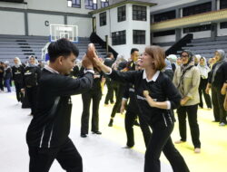 Kaum Perempuan Surabaya Ikut Pelatihan Bela Diri untuk Cegah Kekerasan