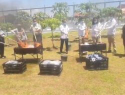 Kejari Kab. Mojokerto Musnahkan Barang Bukti Narkotika dan Ratusan Juta Uang Palsu