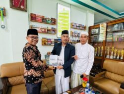 Momentum Kunjungan Kemenag Jatim: 197 Buku Santri Diserahkan ke IBS PKMKK