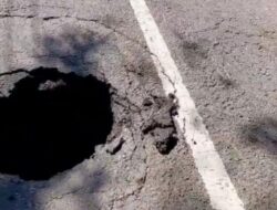 Diduga Sering Dilintasi Truk ODOL, Jembatan di Desa Glundengan Jember Jebol