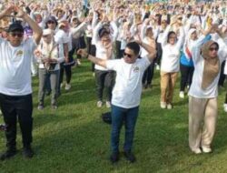 Sambut HUT ke-733, Bupati Mojokerto Gus Barra Gelar Senam Massal di Stadion Gajah Mada