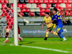 Tanding Ditempat Netral, Arema FC Kalah Telak 0-4 dari Persebaya