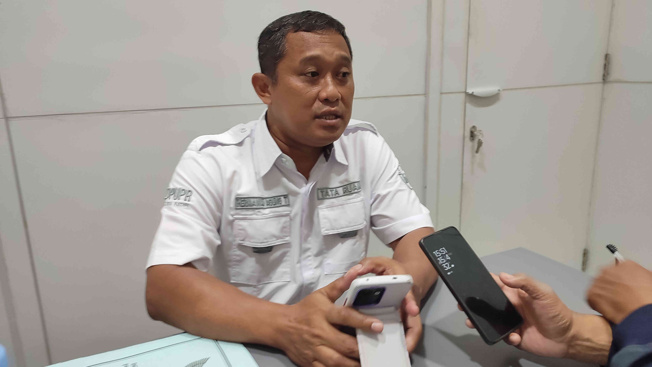 Hermawan PUPR Kota Kediri menjelaskan penahanan PBG Gedung The Naff Elementary School karena struktur belum memenuhi standarm